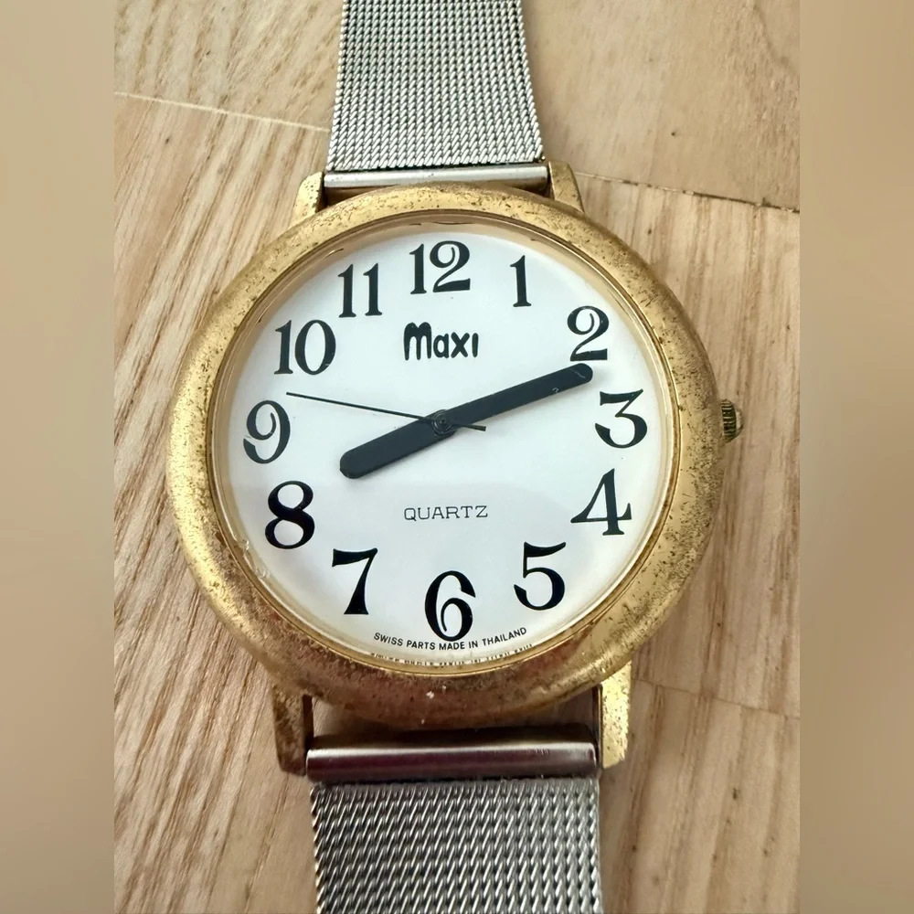 Vintage retro Maxiaids two tone large numbers low vision watch NEW BATTERY